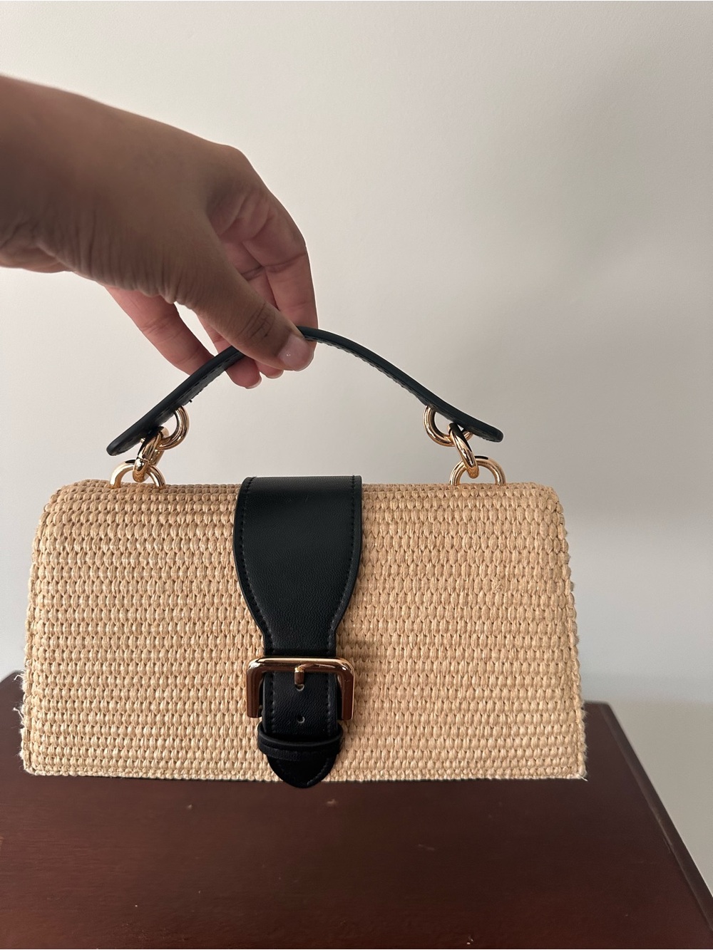 Stylish Beige Woven Top-Handle Bag with Black Accent - Picture 2 of 4